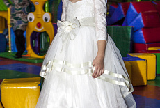 18 декабря состоялся Модный показ нарядных детских платьев для принцесс