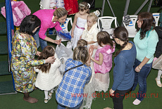 18 декабря состоялся Модный показ нарядных детских платьев для принцесс